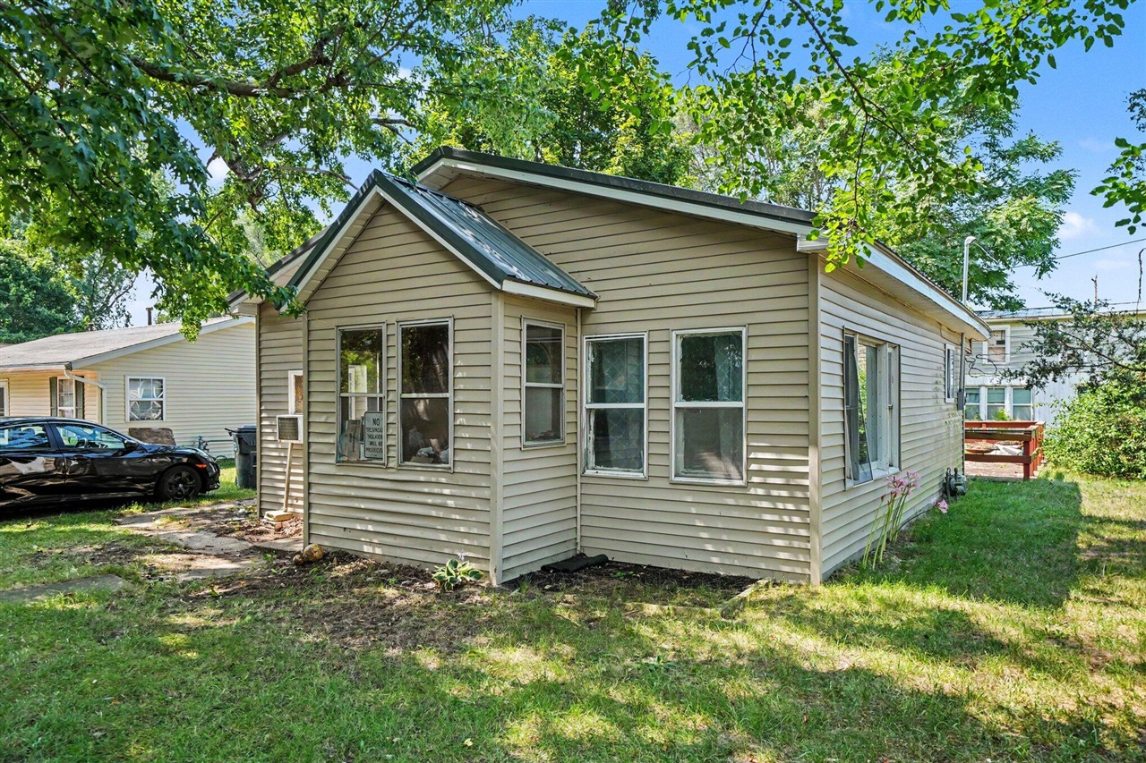 3896 Main Street Property Photo 2