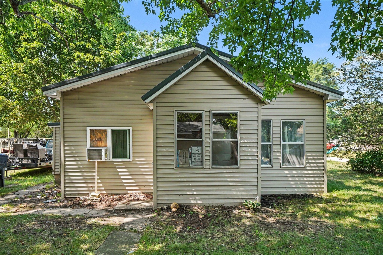 3896 Main Street Property Photo 3