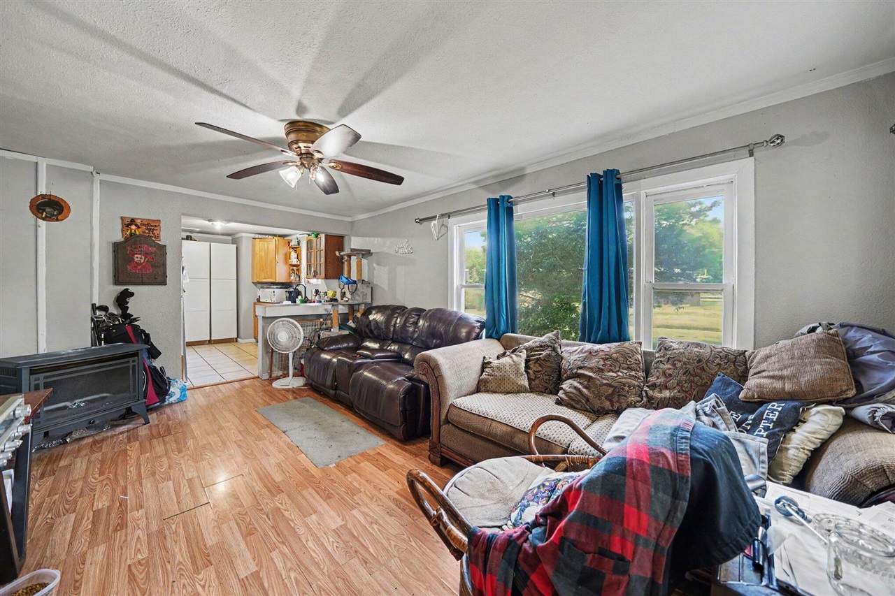 3896 Main Street Property Photo 5
