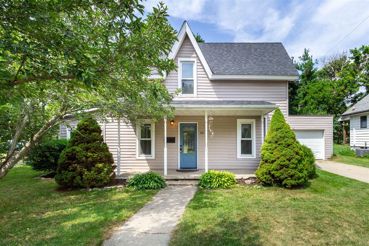 65 Pleasant Street Property Photo 1
