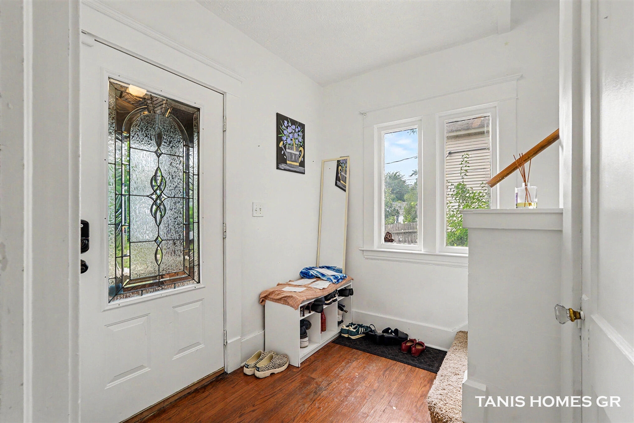 1121 Baxter Street Property Photo 3