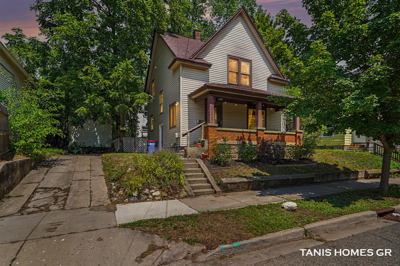 1121 Baxter Street Property Photo 23