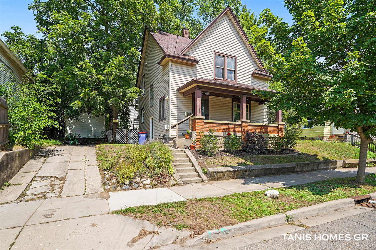1121 Baxter Street Property Photo 24