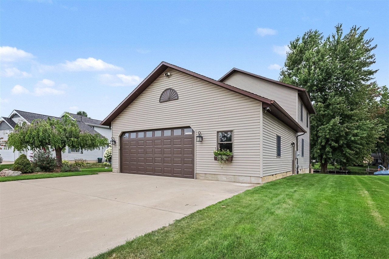 12776 Theris Drive Property Photo 11