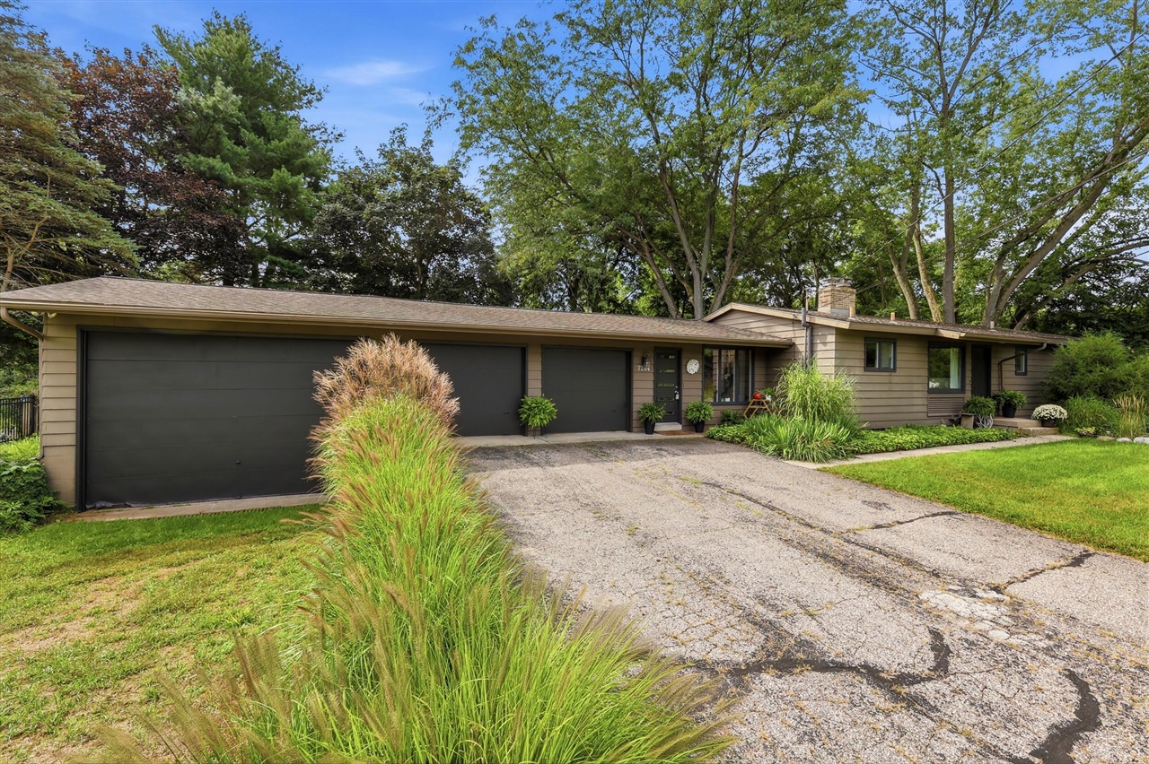 7284 Grachen Drive Property Photo 3