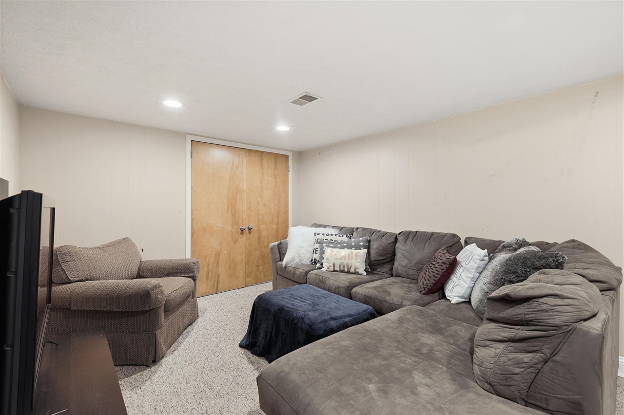 7284 Grachen Drive Property Photo 33