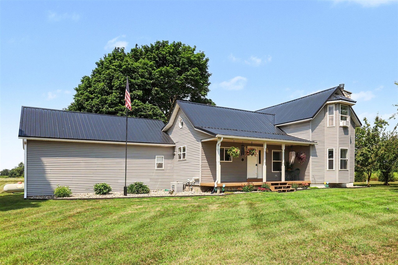 1530 S Nevins Road Property Photo 1