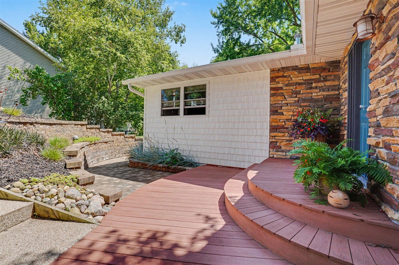 58875 Hill Property Photo 2