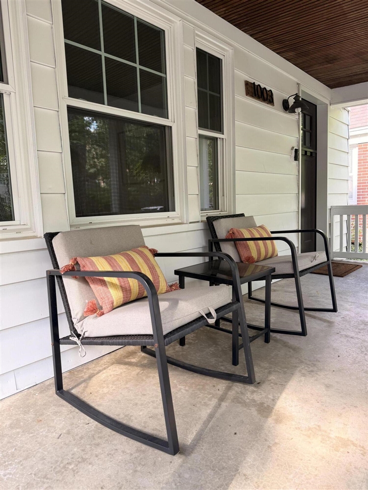 1003 Hoyt Street Property Photo 2