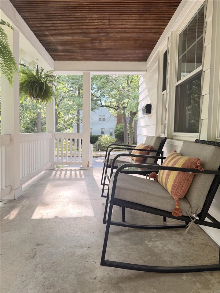 1003 Hoyt Street Property Photo 3