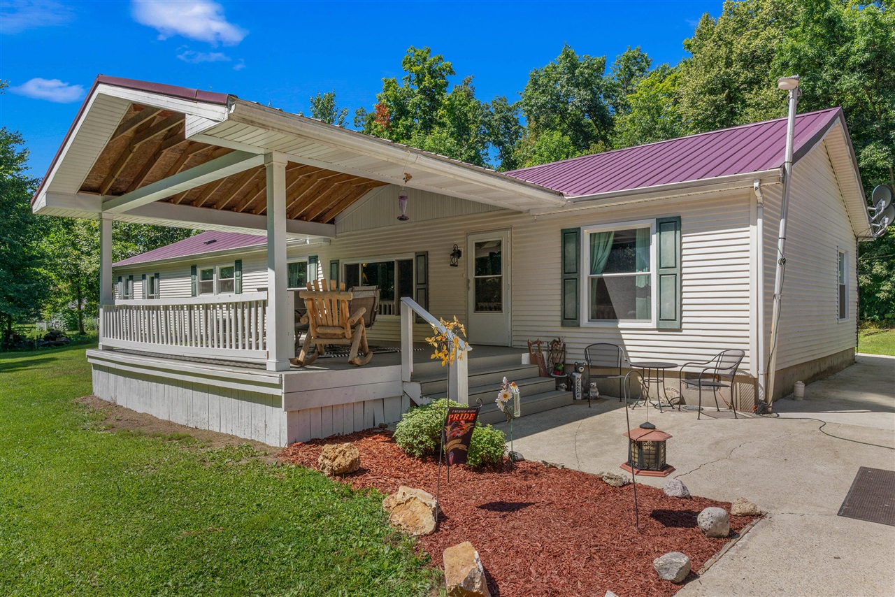 4561 Oak Glen Drive Property Photo 1