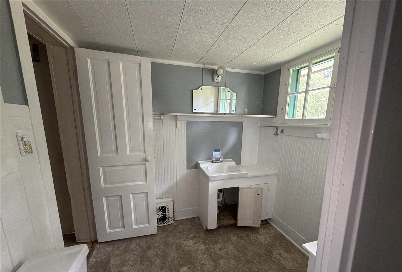 306 N Carland Street Property Photo 36