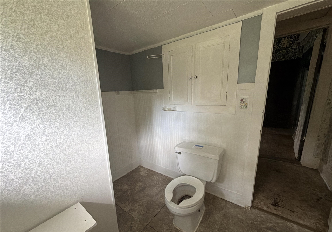 306 N Carland Street Property Photo 38
