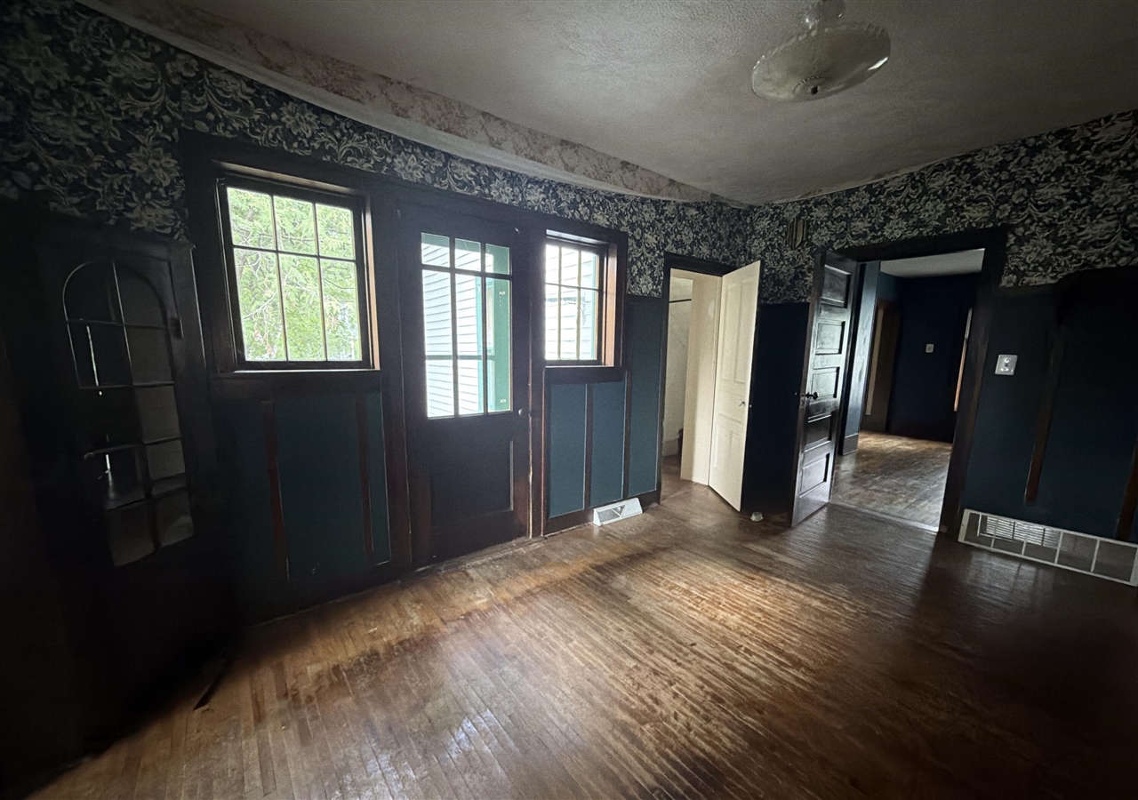 306 N Carland Street Property Photo 43