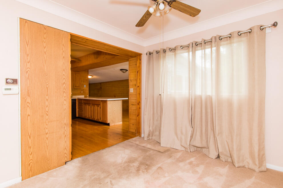1916 Romence Road Property Photo 3