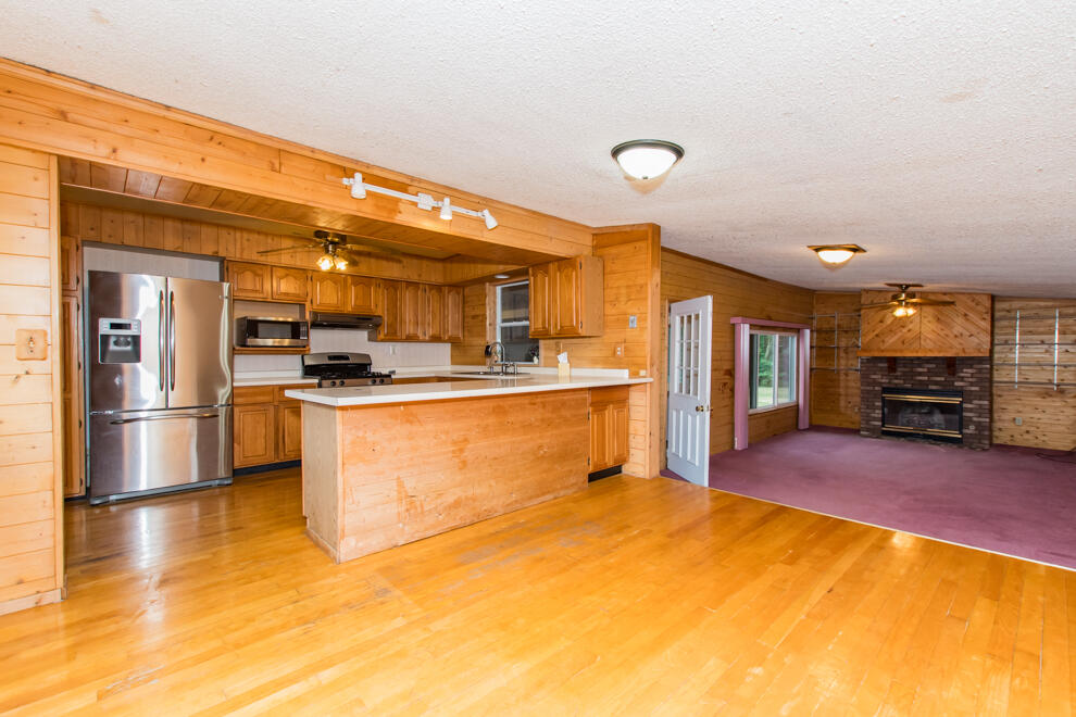 1916 Romence Road Property Photo 7