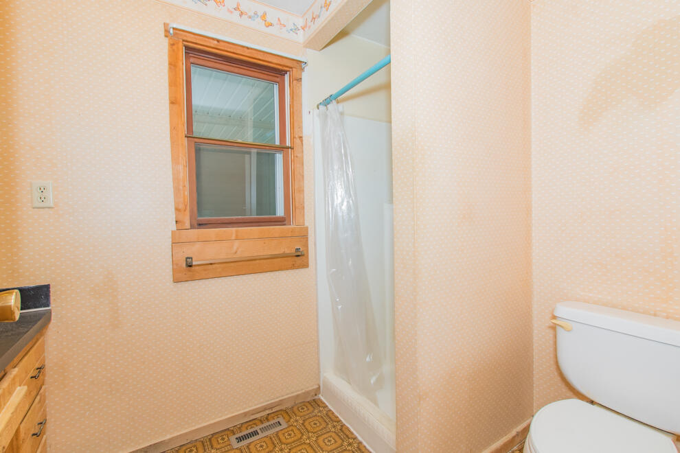 1916 Romence Road Property Photo 30