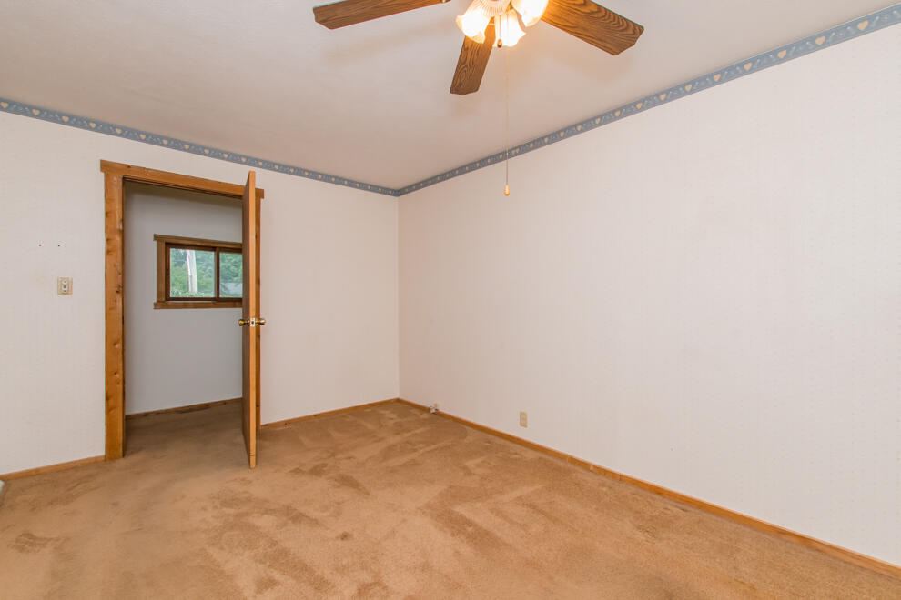 1916 Romence Road Property Photo 32