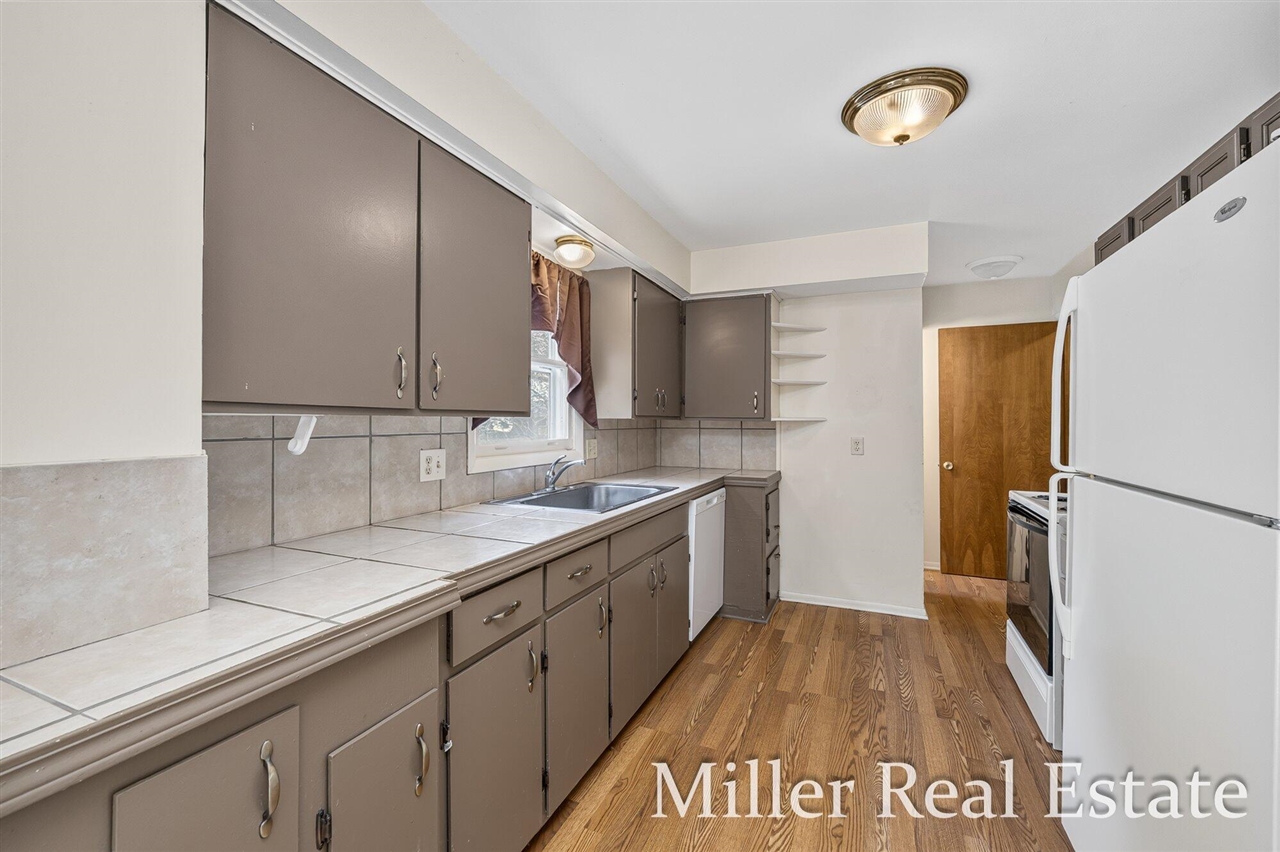 1221 N Hanover Street Property Photo 3
