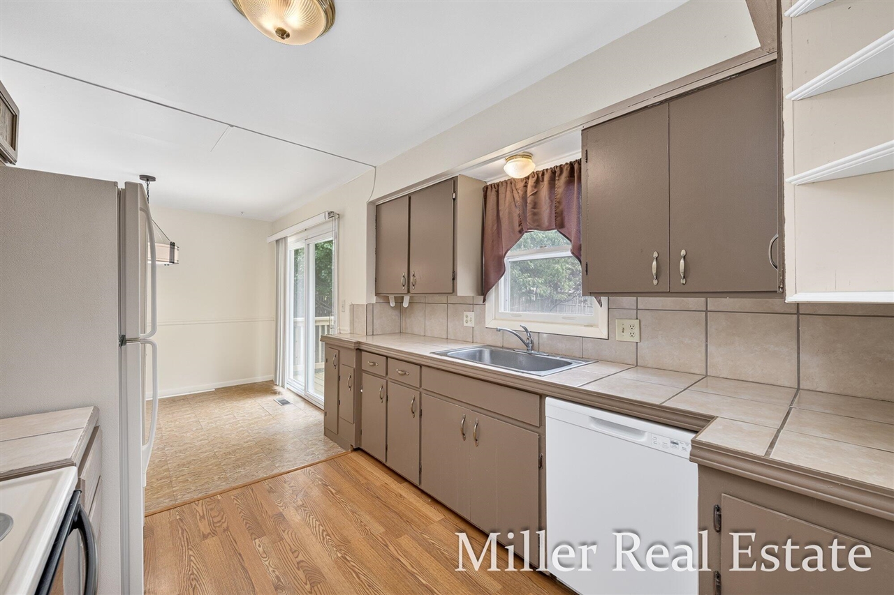 1221 N Hanover Street Property Photo 4