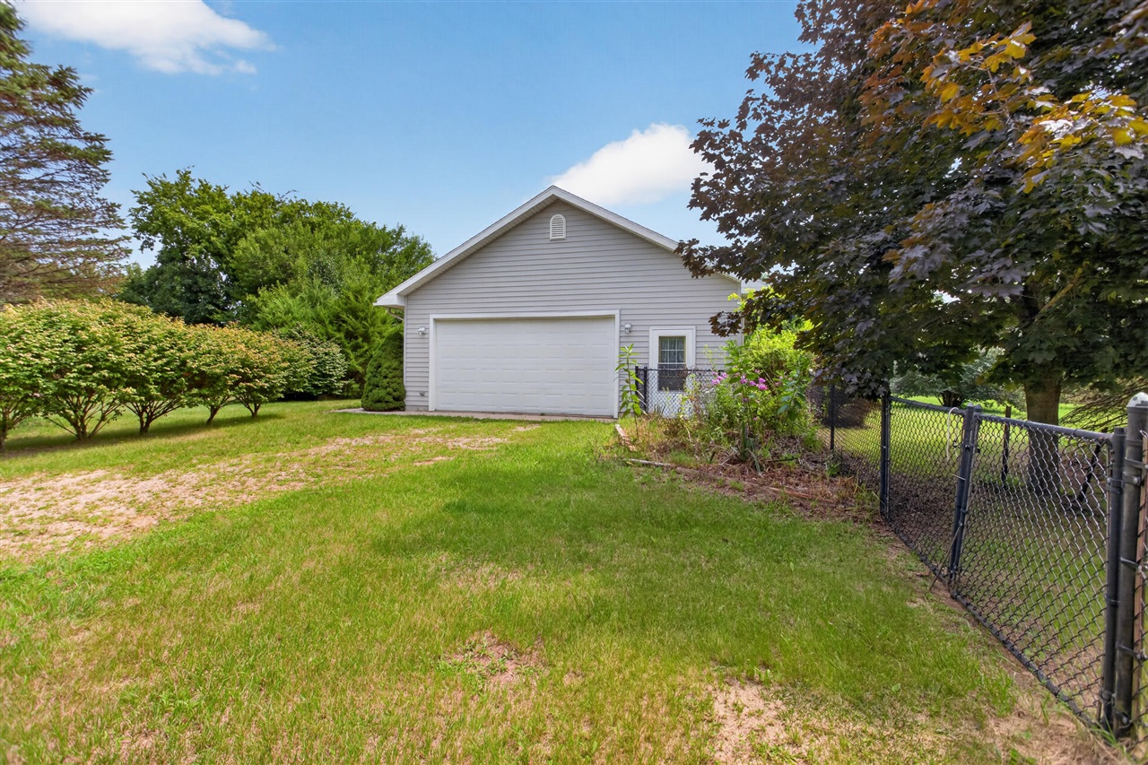 10909 Waterloo-munith Road Property Photo 5