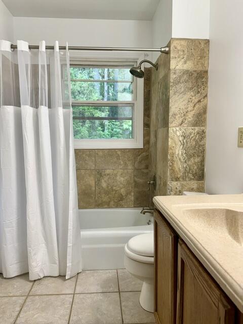 711 E North Drive Property Photo 14