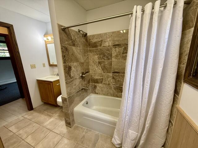 711 E North Drive Property Photo 17