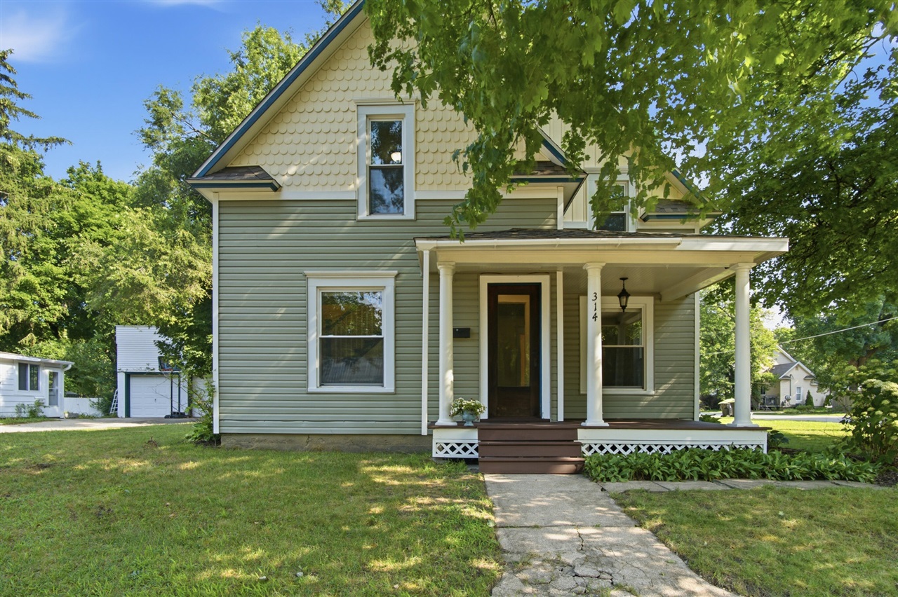 314 E Coffren Avenue Property Photo 1