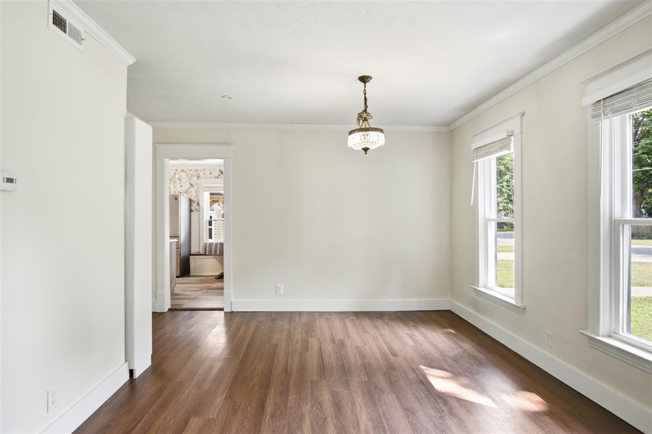 314 E Coffren Avenue Property Photo 9