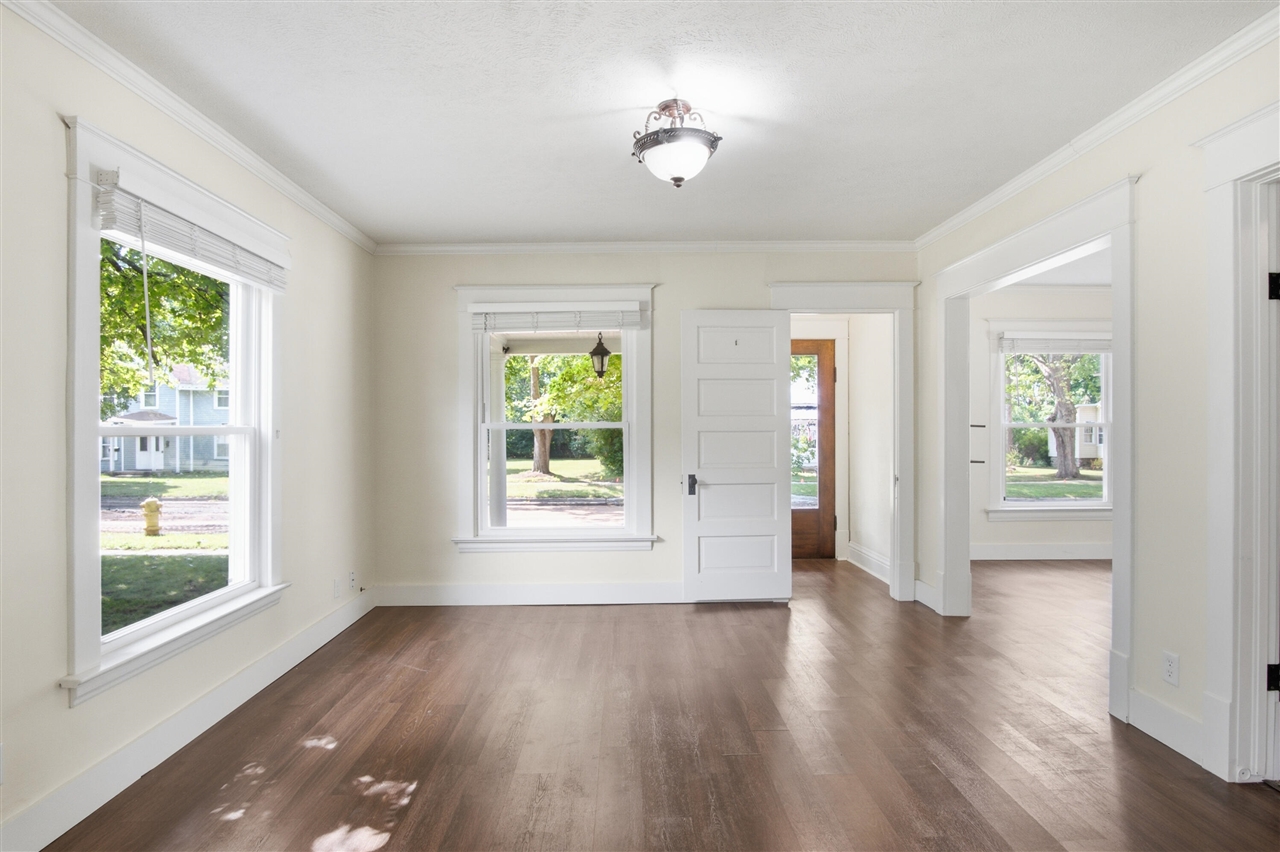 314 E Coffren Avenue Property Photo 11