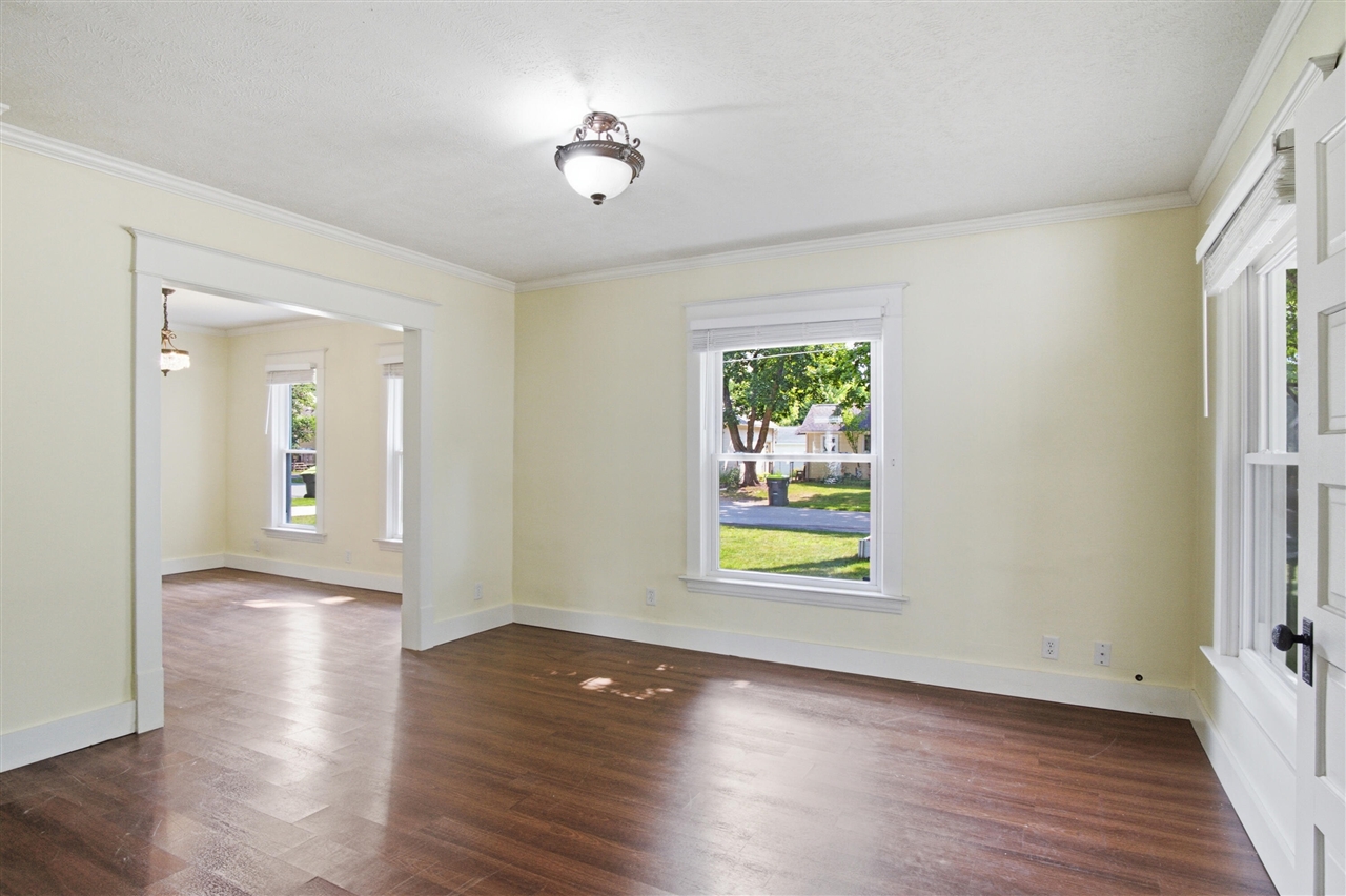 314 E Coffren Avenue Property Photo 13