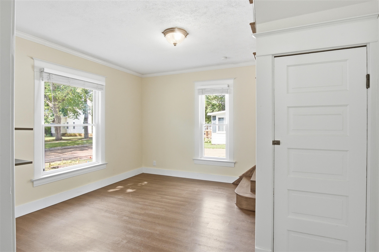 314 E Coffren Avenue Property Photo 15