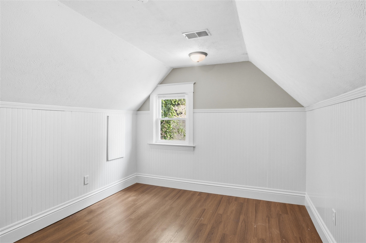 314 E Coffren Avenue Property Photo 22