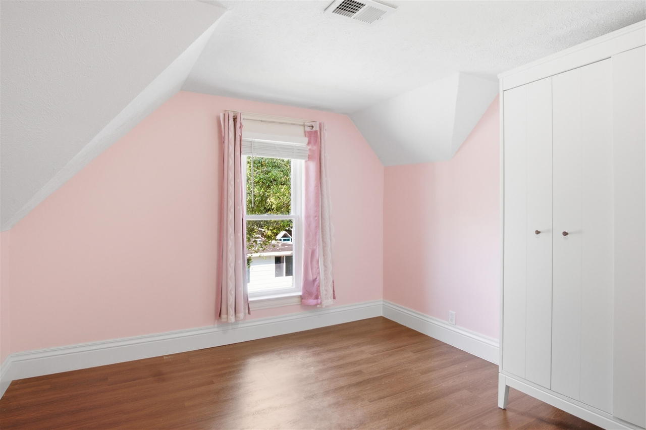 314 E Coffren Avenue Property Photo 26