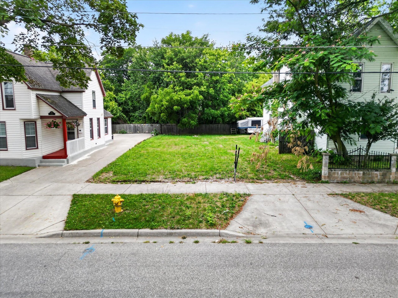 851 Oakland Avenue Property Photo 1