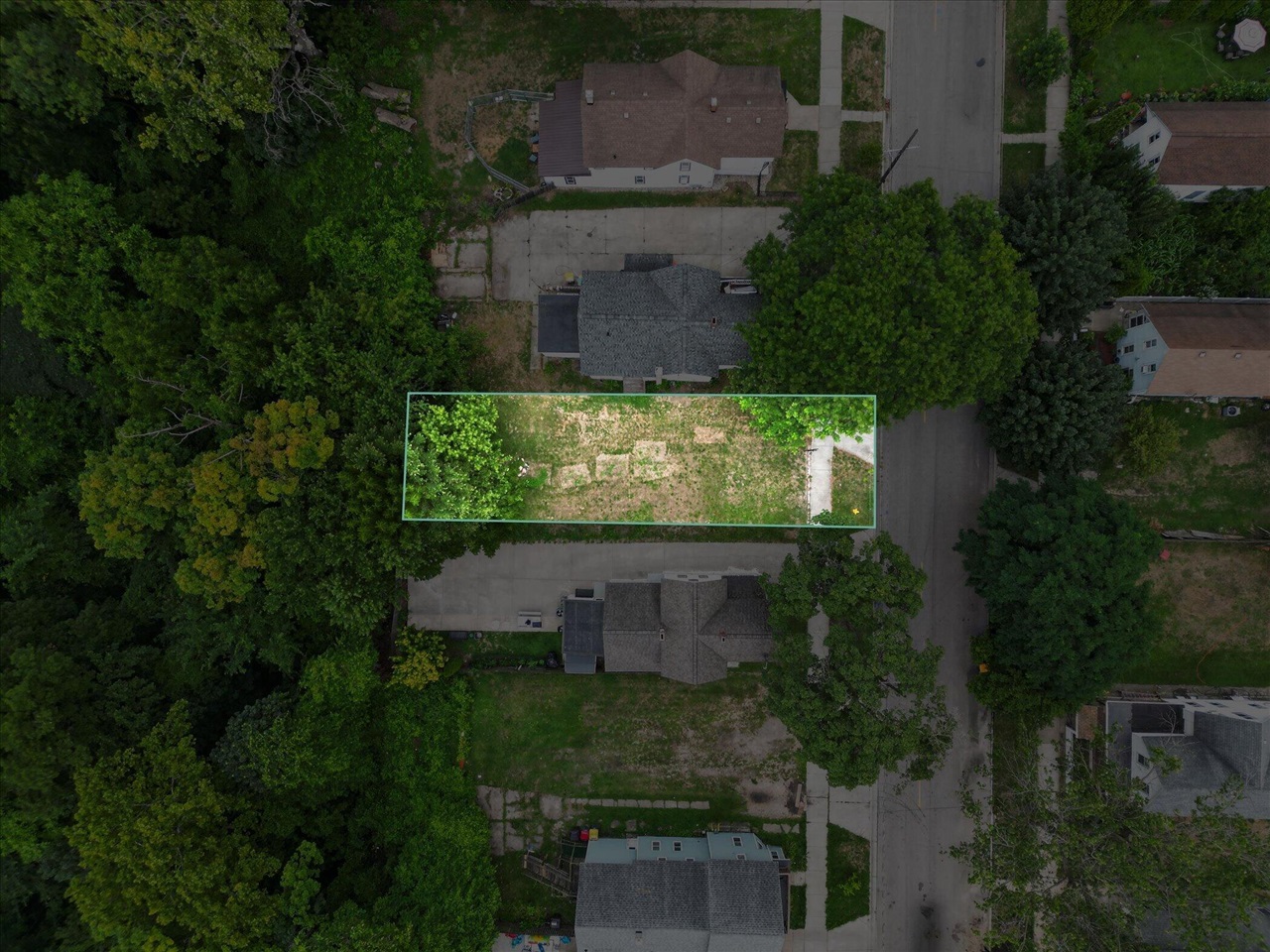851 Oakland Avenue Property Photo 3