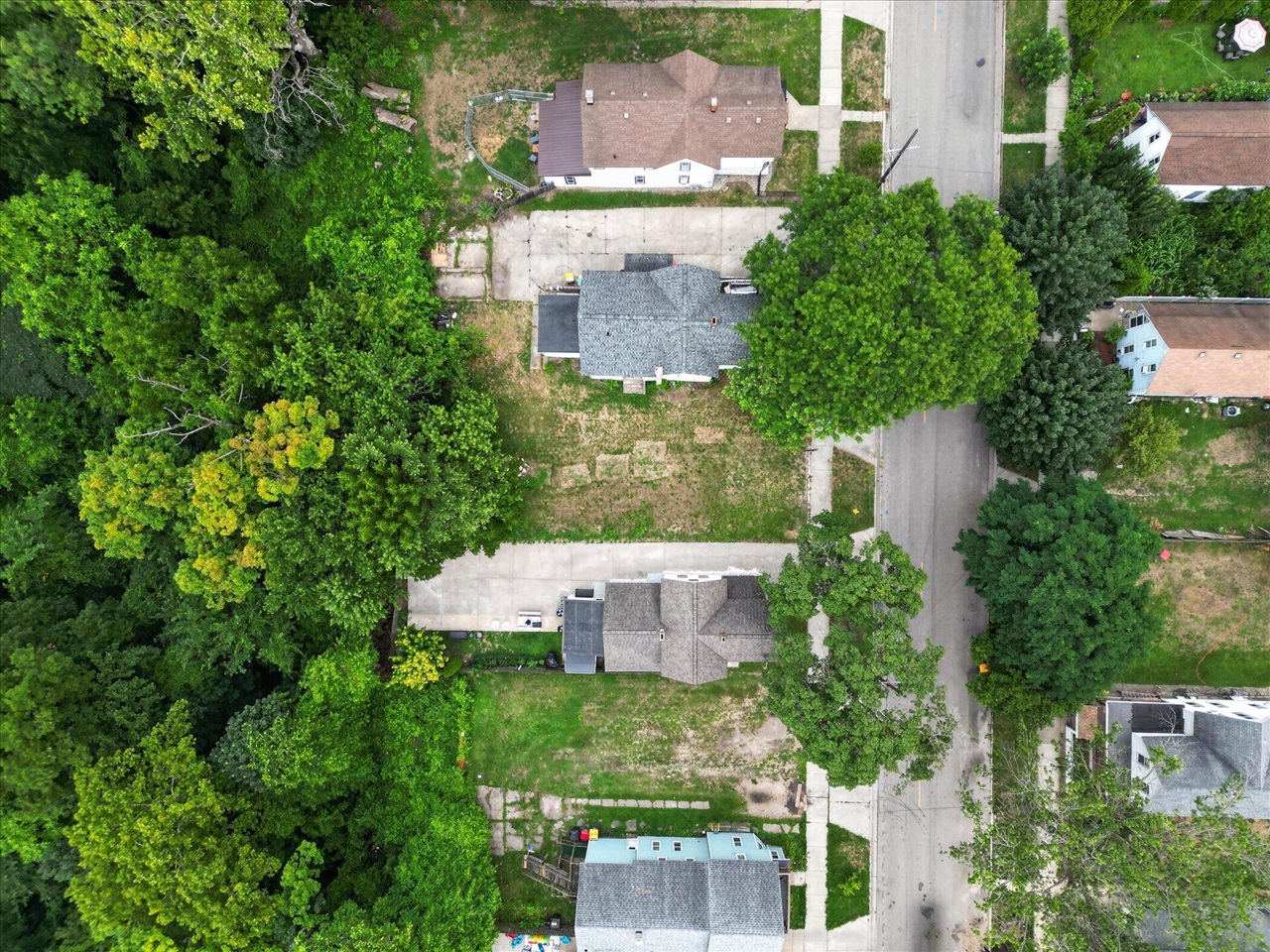 851 Oakland Avenue Property Photo 4