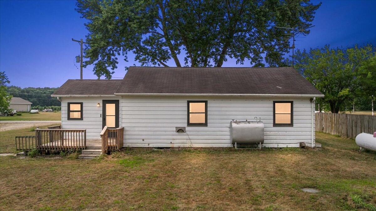 75 4th Street Property Photo 1