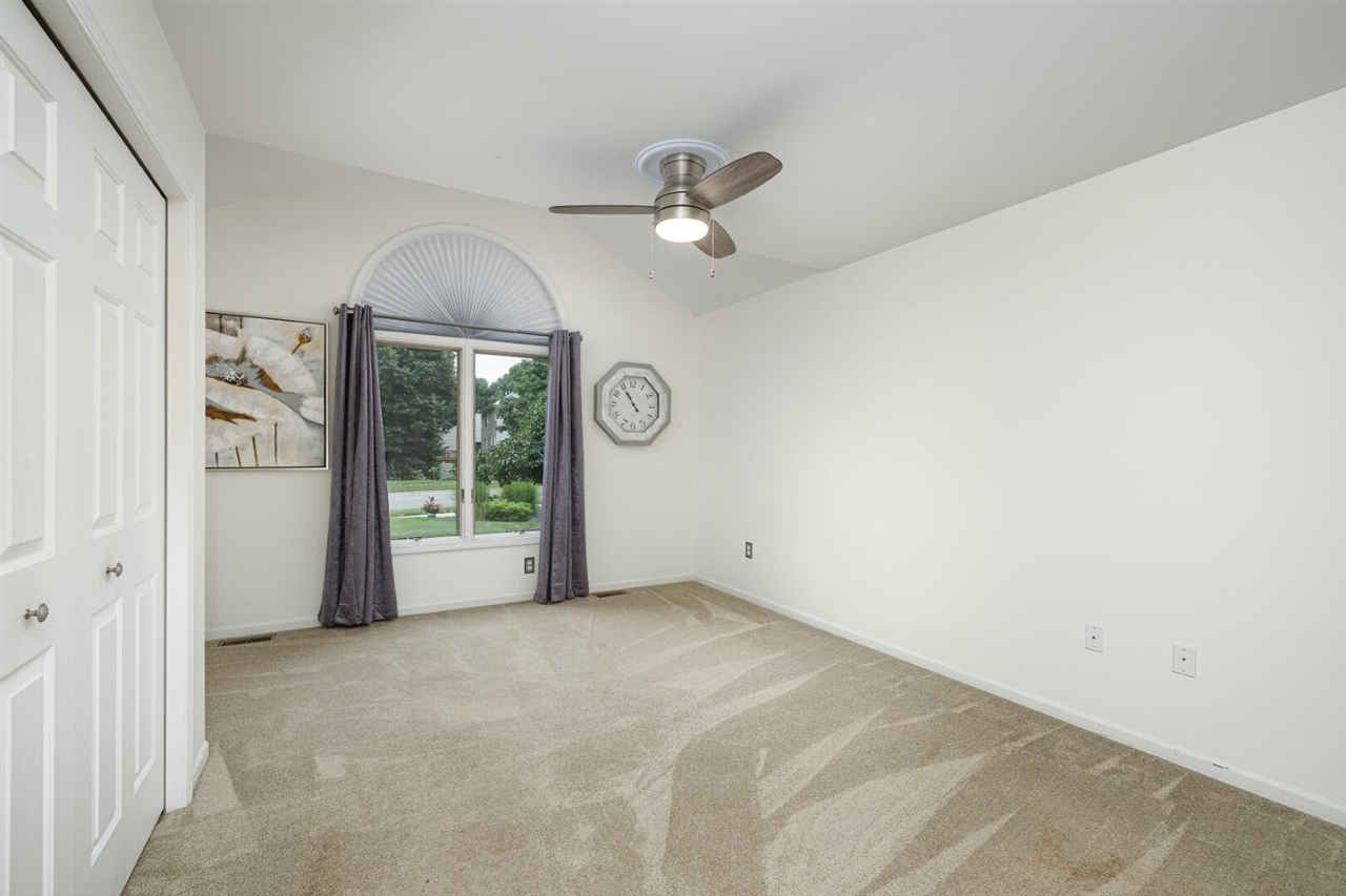 2005 Chestnut Crescent Property Photo 26