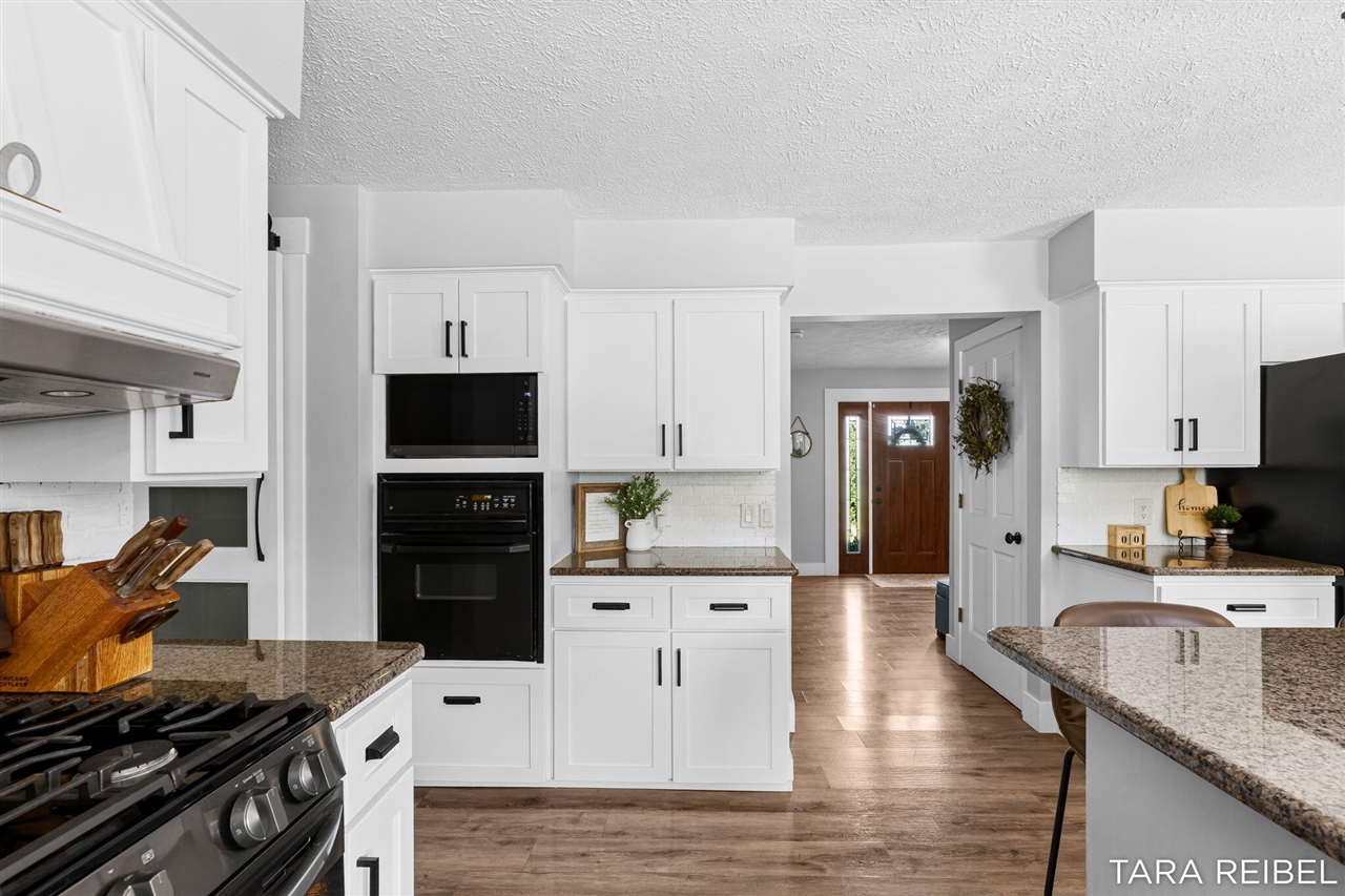 990 Riley Street Property Photo 16