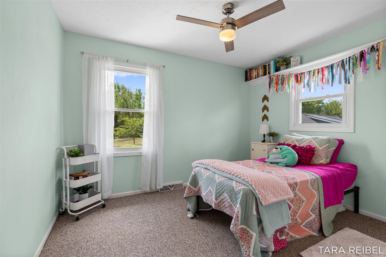 990 Riley Street Property Photo 36