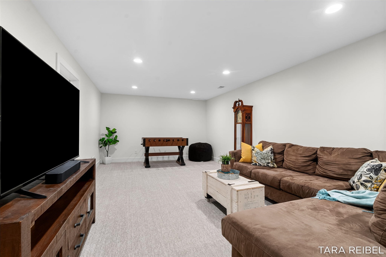 990 Riley Street Property Photo 42