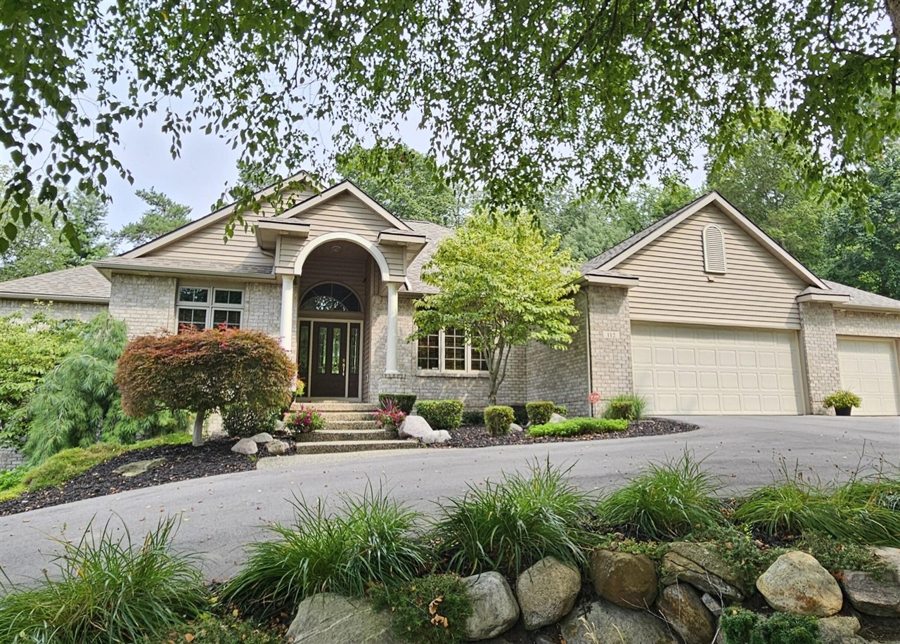 112 Stonehenge Drive Property Photo 1