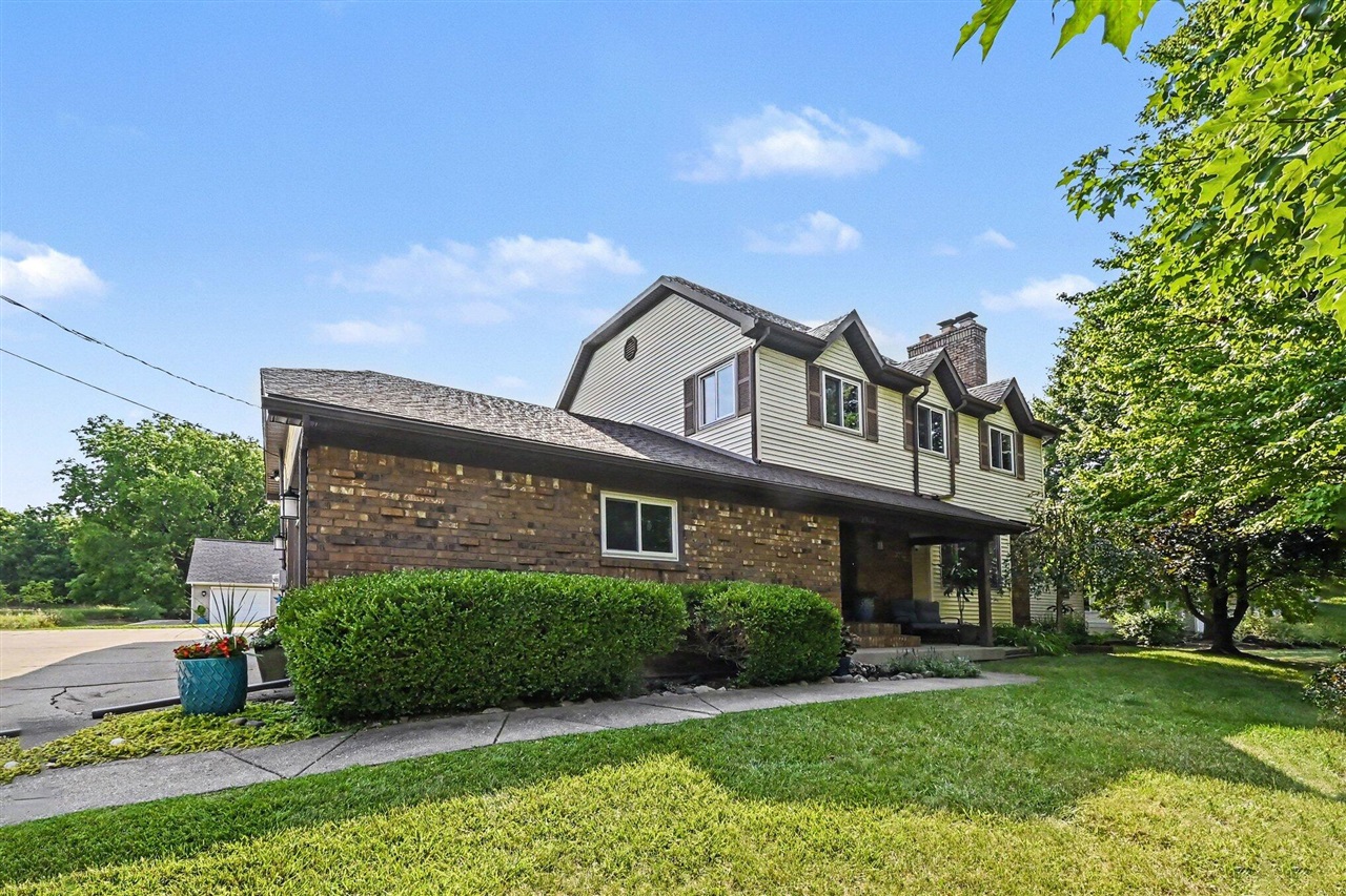 1900 Oak Grove Road Property Photo 1