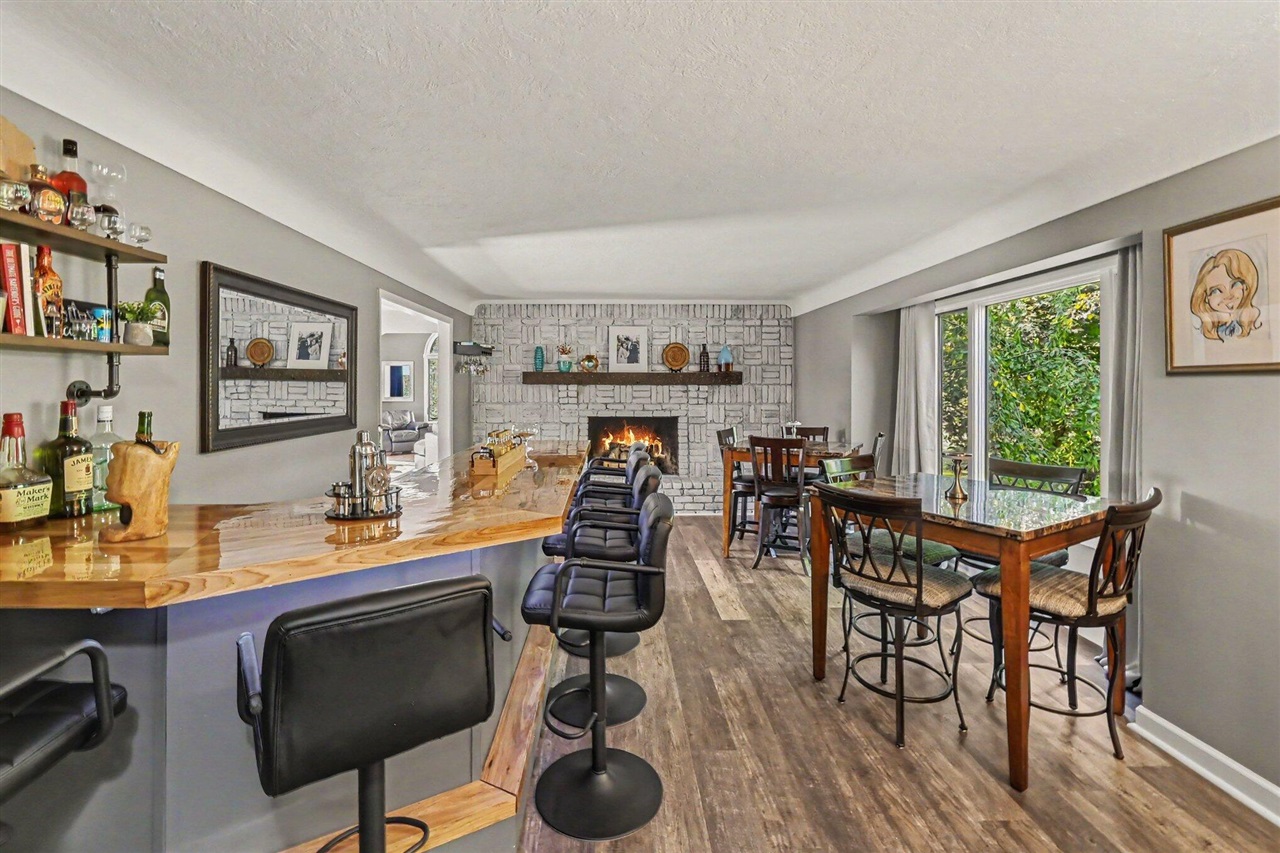 1900 Oak Grove Road Property Photo 6