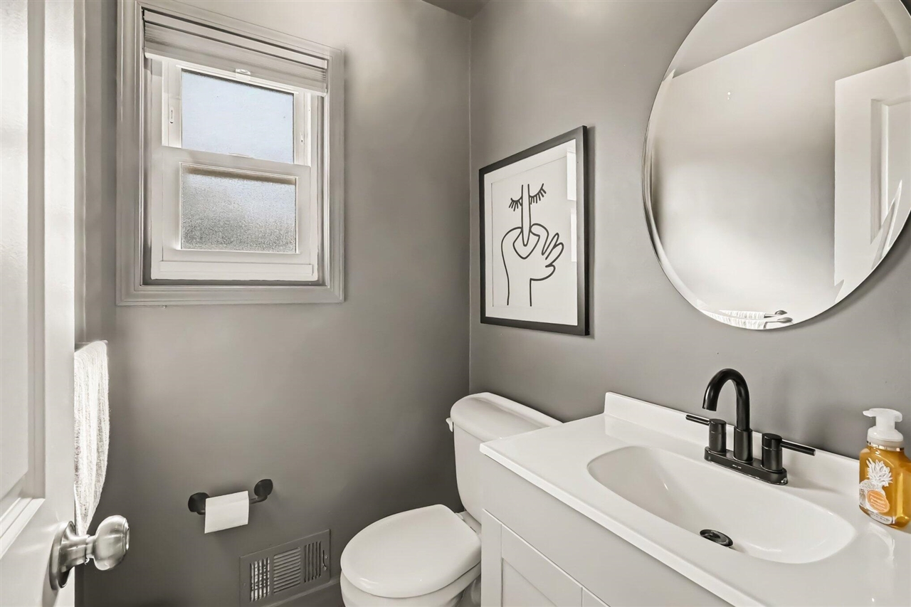 1900 Oak Grove Road Property Photo 12