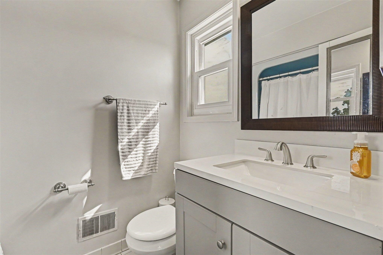 1900 Oak Grove Road Property Photo 17