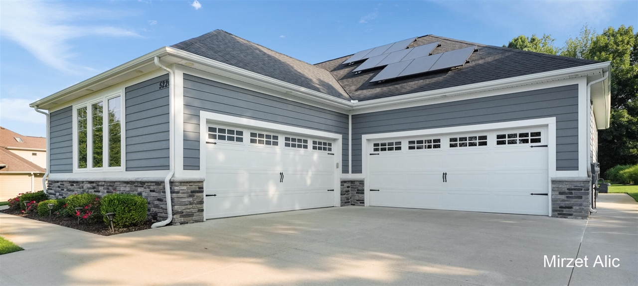 5220 Canyon River Drive Property Photo 6