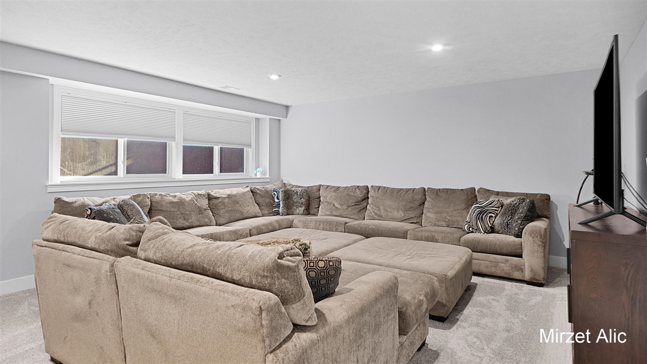 5220 Canyon River Drive Property Photo 33