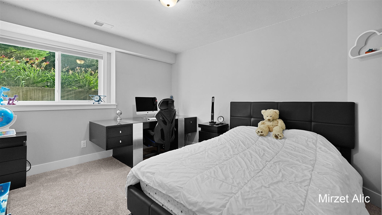 5220 Canyon River Drive Property Photo 37